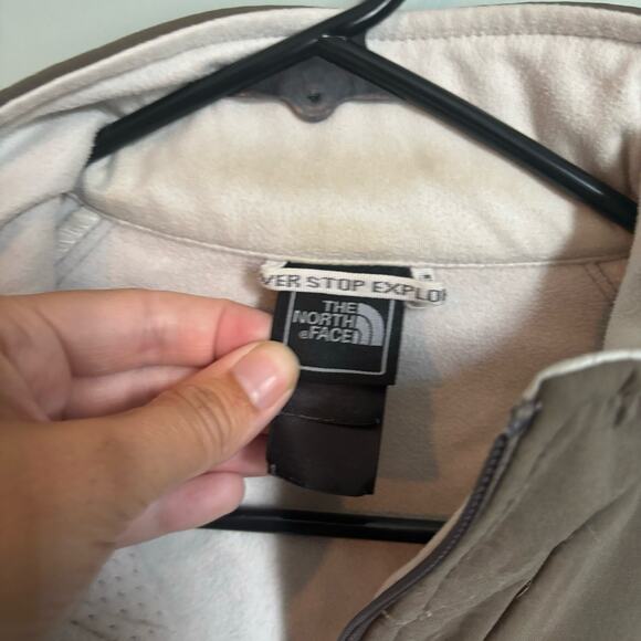 North Face Zip Up Damaged Jacket - Picture 9 of 10